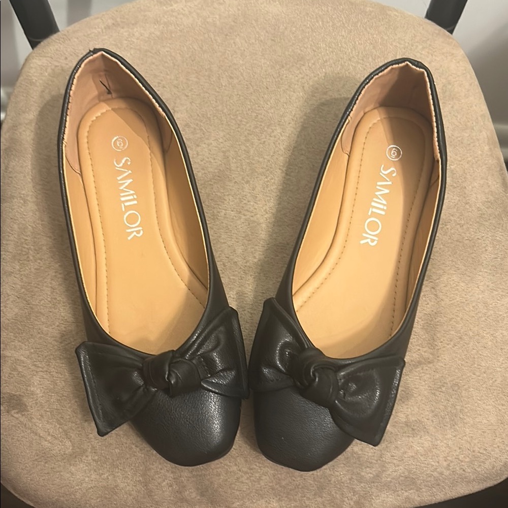 Samilor Faux Leather Black Flats Bow Size 6 Fits Like 6.5 EUC Work Comfy Neutral